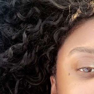 Meet your Posher, Laurah